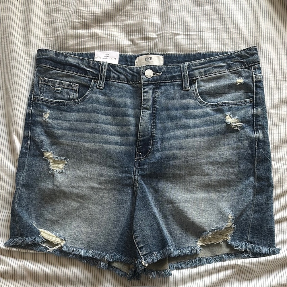 NWT BKE Women's Distressed Denim Shorts